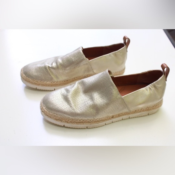 Gentle Souls slip ons - Picture 1 of 11